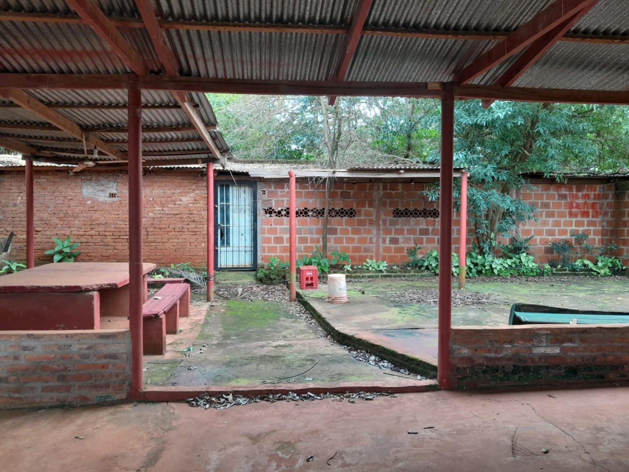 VENTA TERRENO CON QUINCHO Y PILETA  FRENTE AL CLUB EDUCACION- POSADAS