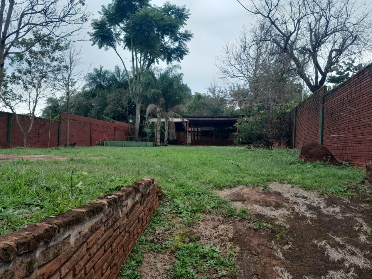 VENTA TERRENO CON QUINCHO Y PILETA  FRENTE AL CLUB EDUCACION- POSADAS