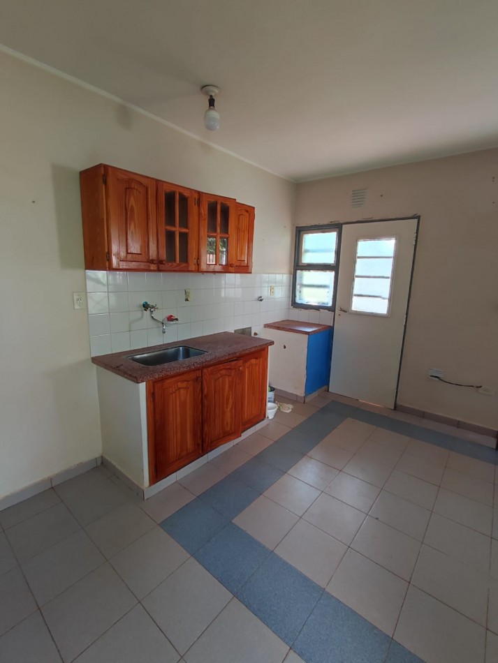 ALQUILER CASA 2 DORMI Z/JAURETCHE Y AV.QUARANTA B° 20 VIVIENDAS 