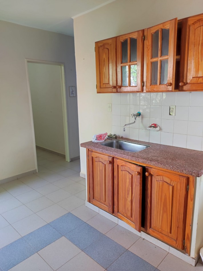 ALQUILER CASA 2 DORMI Z/JAURETCHE Y AV.QUARANTA B° 20 VIVIENDAS 