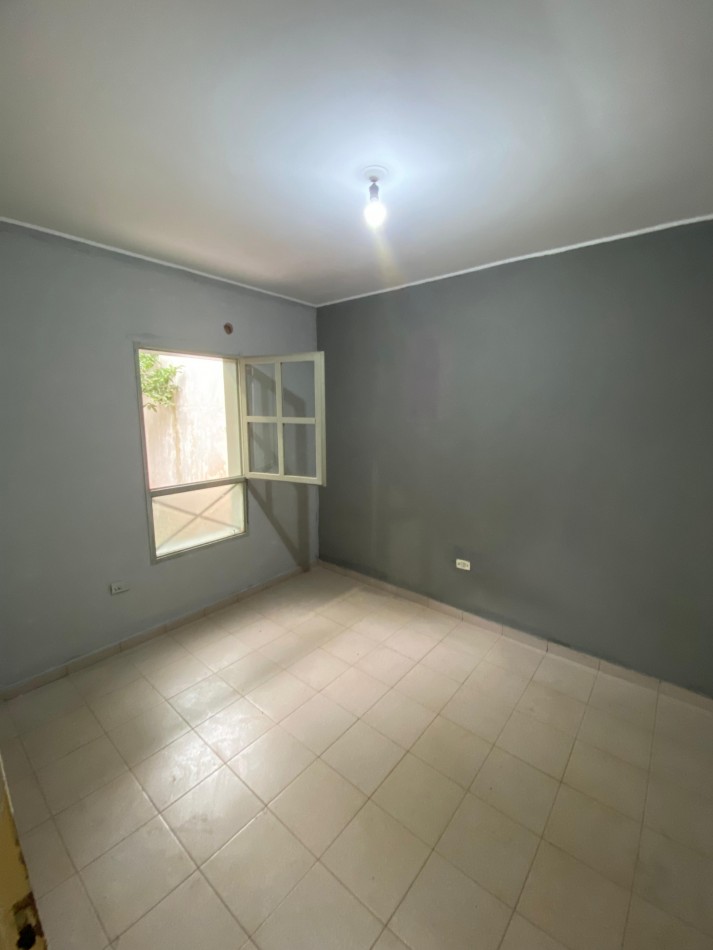 ALQUILA CASA 2 DORMI Z/JAURETCHE Y AV.QUARANTA B° 20 VIVIENDAS 