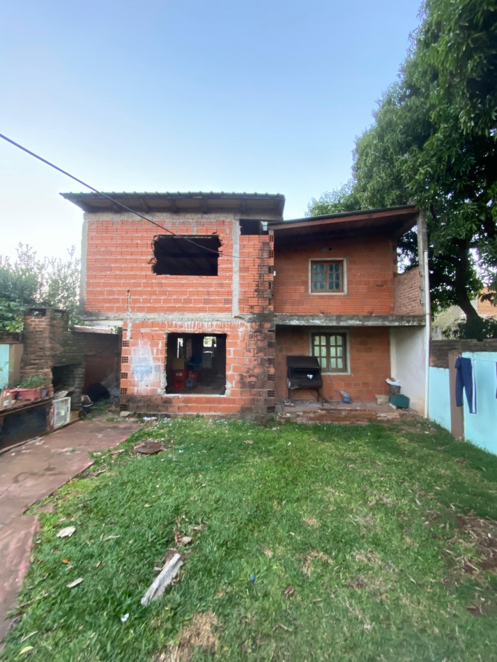 CASA EN VENTA A RECICLAR EN Z/ AV. RADEMACHER Y AV.MAIPU