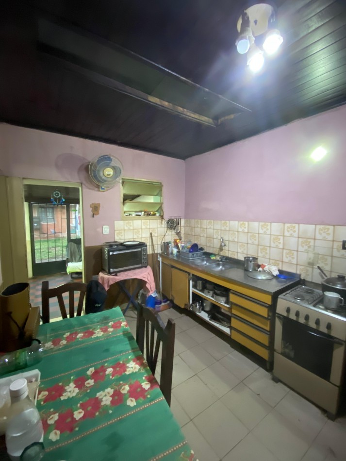 CASA EN VENTA A RECICLAR EN Z/ AV. RADEMACHER Y AV.MAIPU