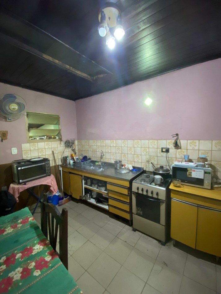 CASA EN VENTA A RECICLAR EN Z/ AV. RADEMACHER Y AV.MAIPU