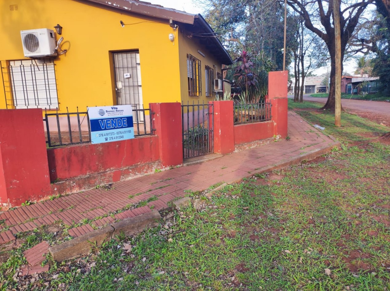 CASA EN VENTA EN ESQUINA - GRAN LOTE-  Z/AV. QUARANTA Y RUTA 213 