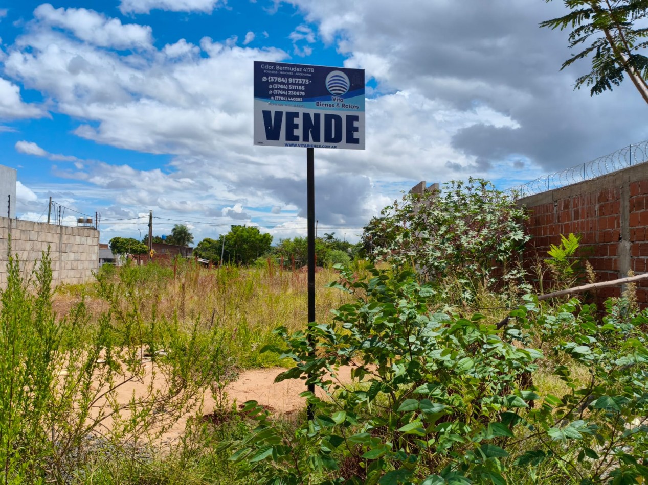 TERRENO EN VENTA Z/AV. BRAULIO ARECO(115) Y AV. ITUZAINGO