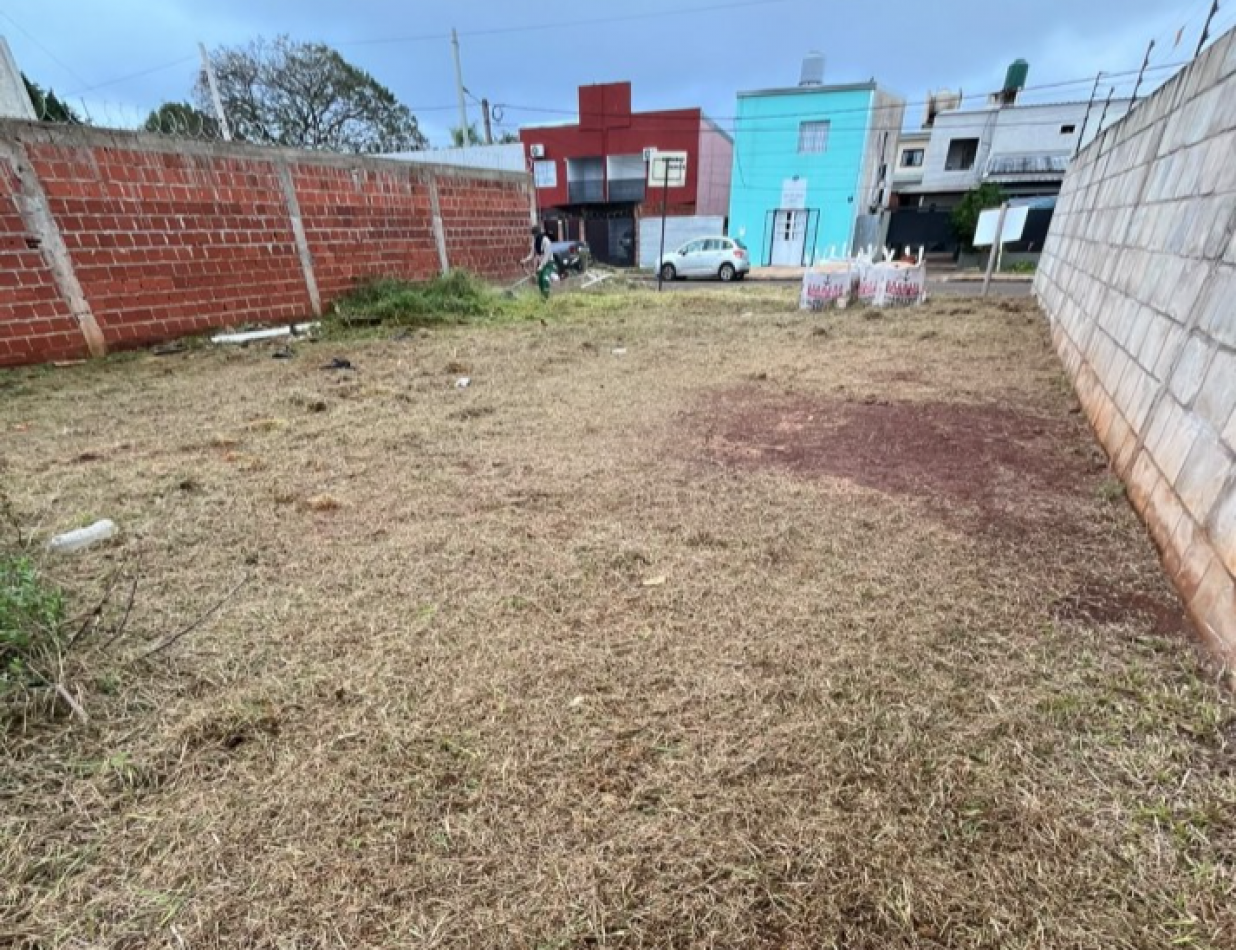 TERRENO EN VENTA Z/AV. BRAULIO ARECO(115) Y AV. ITUZAINGO