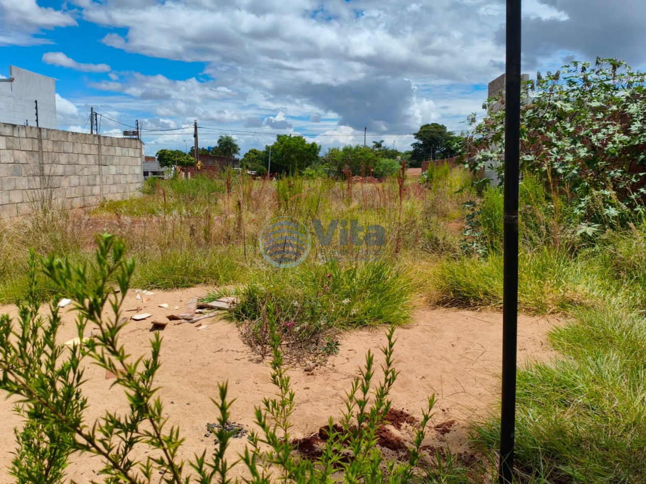 TERRENO EN VENTA Z/AV. BRAULIO ARECO(115) Y AV. ITUZAINGO