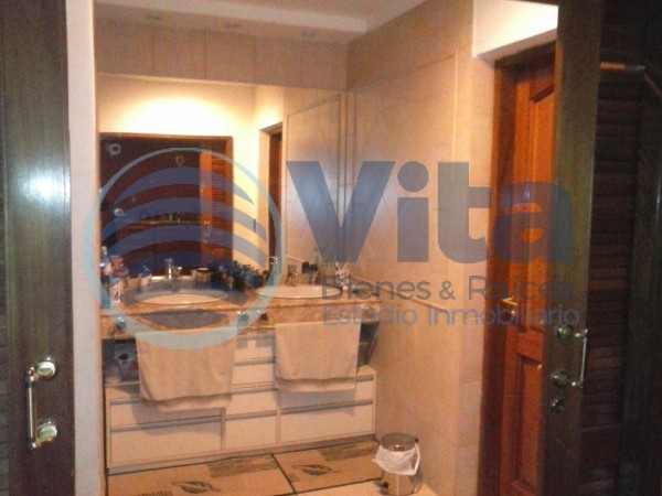 CASA EN VENTA  Z/AV. CHACABUCO Y AV. LAVALLE