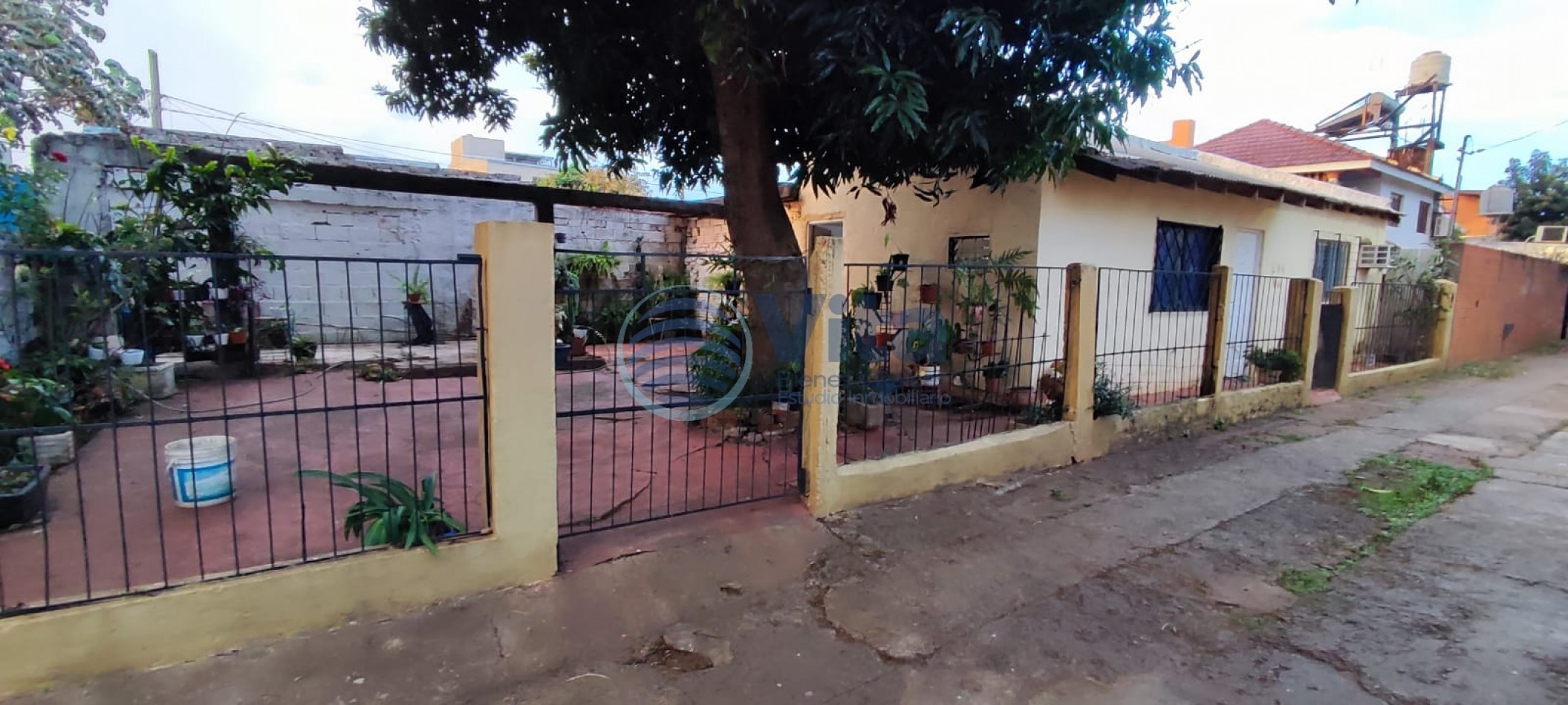 CASA EN VENTA A RECICLAR Z/AV. LAVALLE Y AV. T. TACUARI