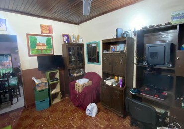 CASA EN VENTA A RECICLAR EN Z/ AV. RADEMACHER Y AV.MAIPU